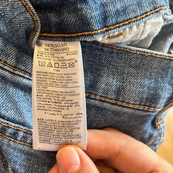 Old Navy Classic Fitted Women's Denim Shorts - 14 - Picture 5 of 5